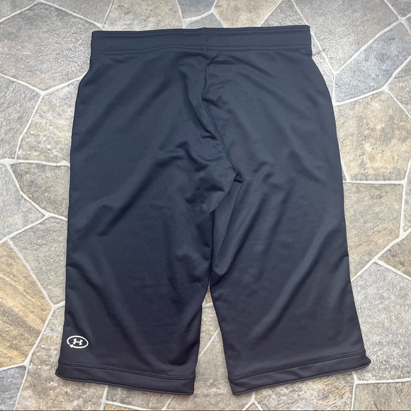 Under Armour Green HeatGear Semi-Fitted Capris - Picture 3 of 11